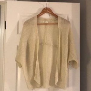 Light weight sweater